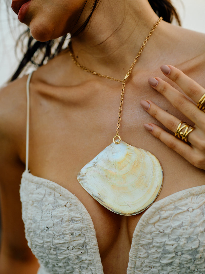 Coastal Clam Neckchain