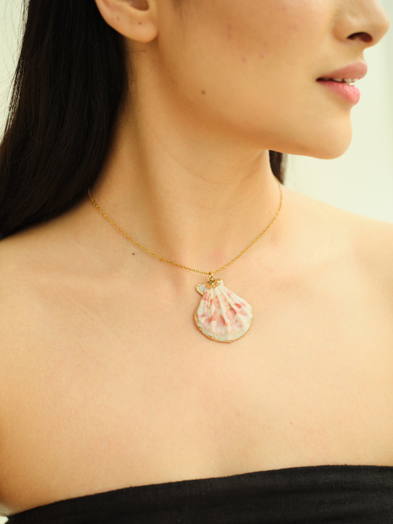 MAUI SCALLOP SHELL NECKLACE