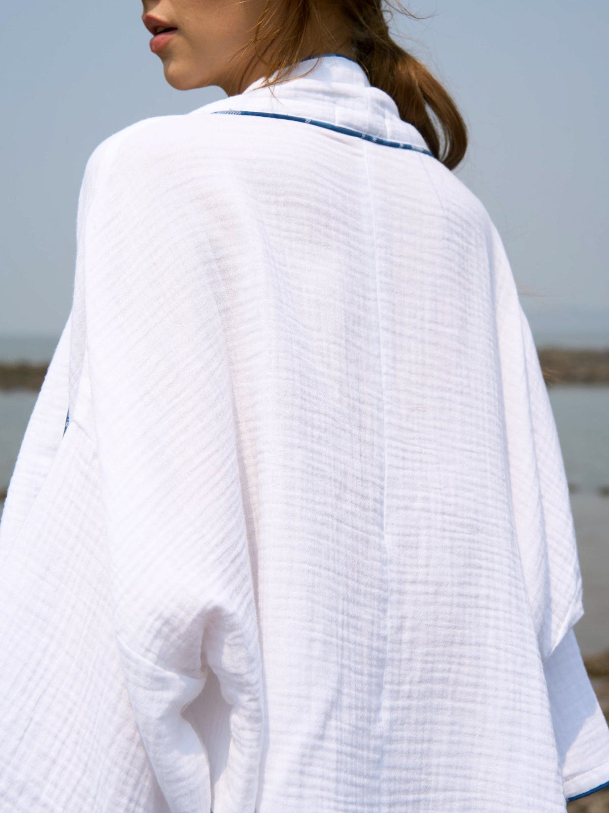 NIRVANA TEXTURED SHRUG